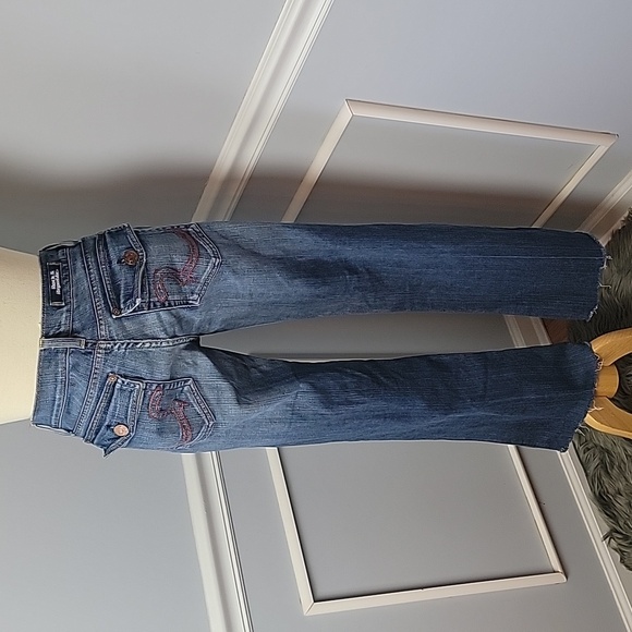 ROCK & REPUBLIC Medium Wash Raw Hem Embroidered Button Back Pocket Jeans Sz 29 - Picture 3 of 8